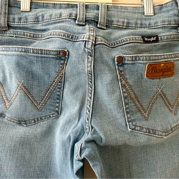 Wrangler- New never worn Retro Mae Mid Rise Bootcut Jeans 28X30 - Picture 13 of 16